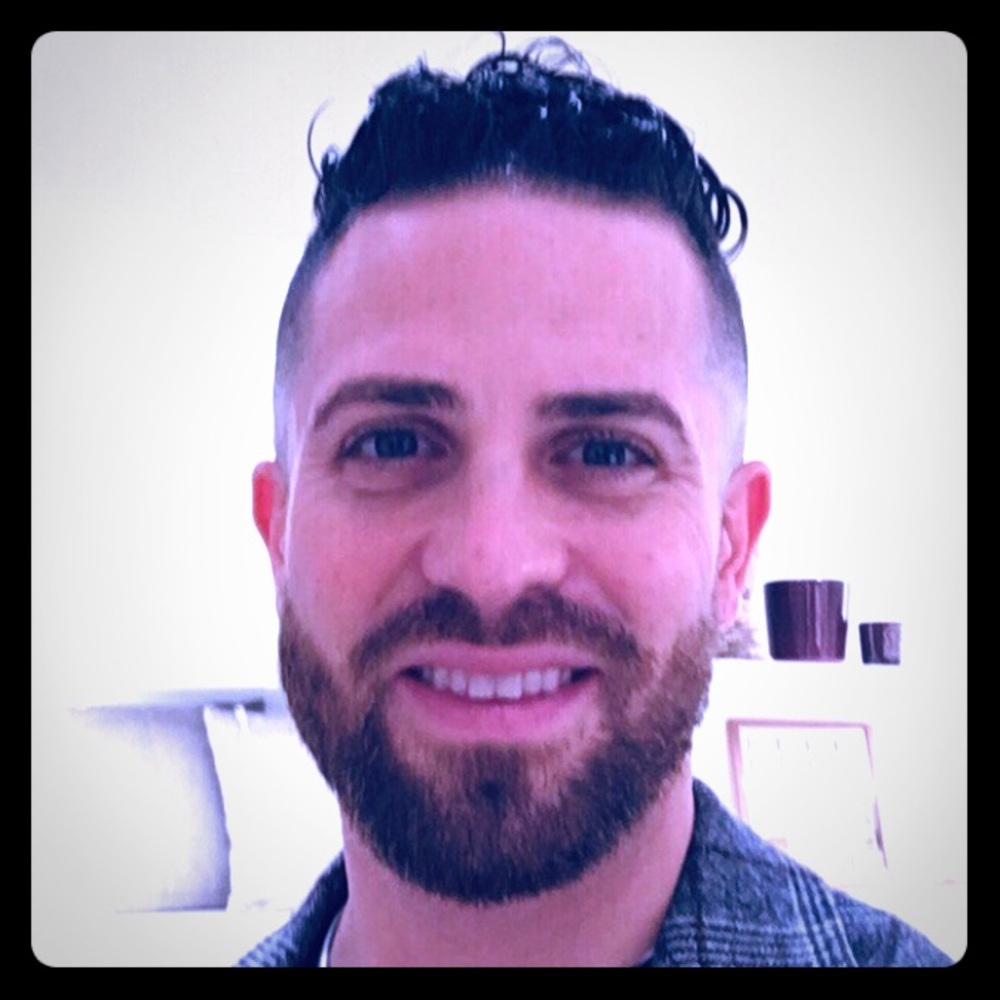 Meet your Posher, Chaz the Luxury Retail Stylist